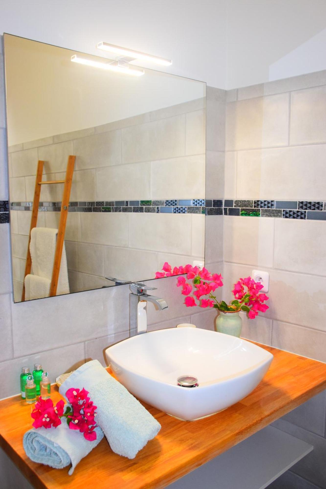 Tiko Lodge Sxm Quarter of Orleans Εξωτερικό φωτογραφία